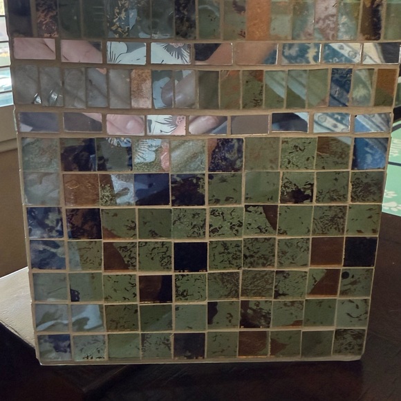Mosaic Tissue Box Cover - Picture 2 of 5